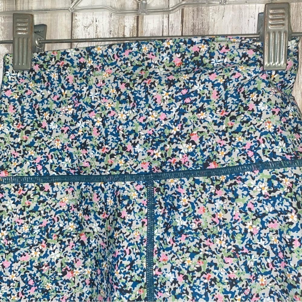 Sage Collective Ditsy Floral By let Shorts - Picture 3 of 5